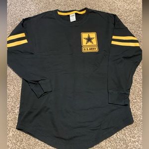 Women’s Victoria Secret Pink US Army Strong Long Sleeve Top. Like New. Medium.